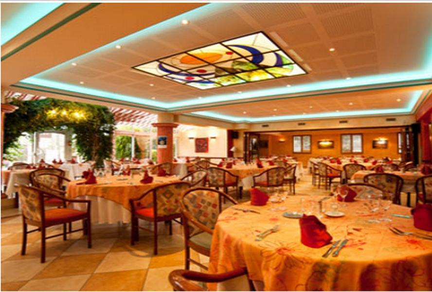 Logis Hotels - Hotel Restaurant L Enclos Donneville Buitenkant foto