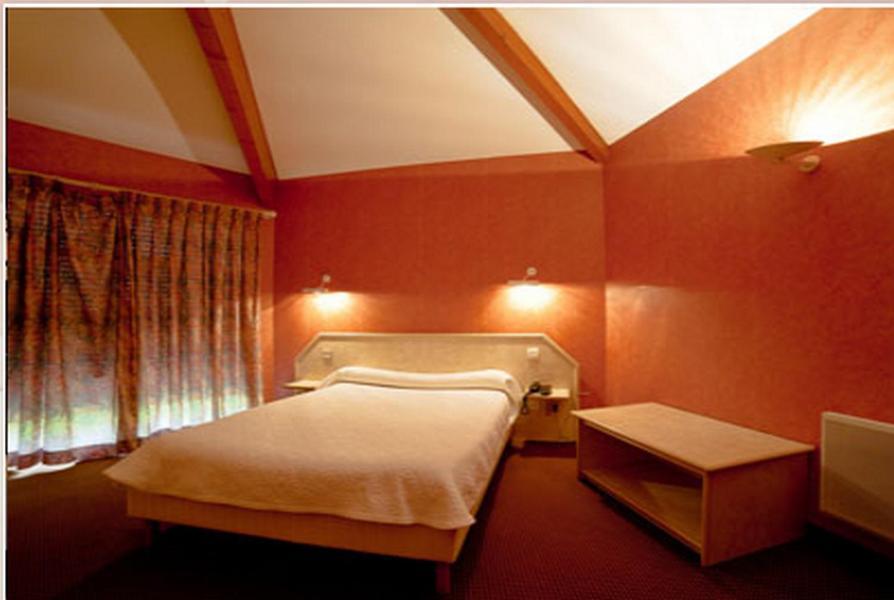 Logis Hotels - Hotel Restaurant L Enclos Donneville Buitenkant foto