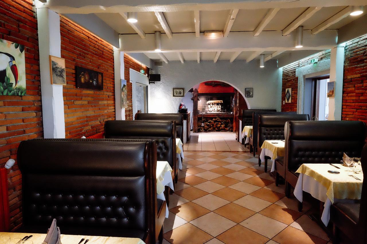 Logis Hotels - Hotel Restaurant L Enclos Donneville Buitenkant foto